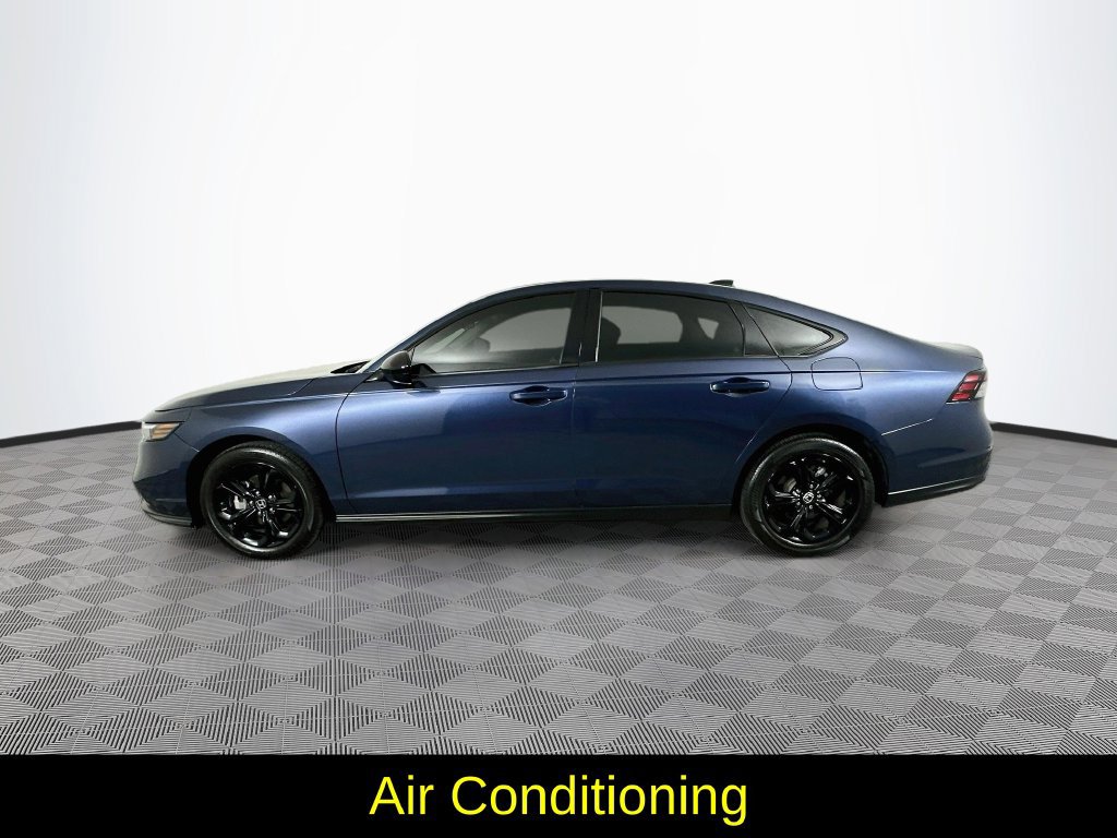 Used 2025 Honda Accord SE image 6
