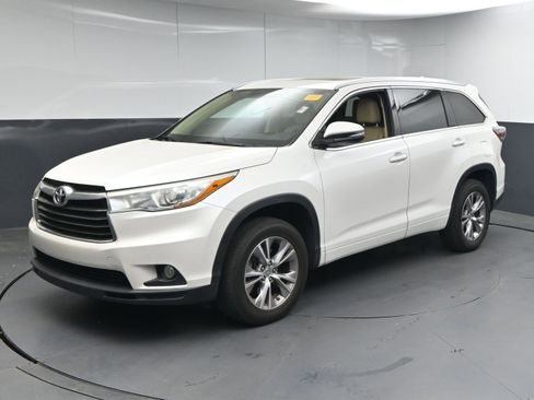 Used 2015 Toyota Highlander XLE image 4
