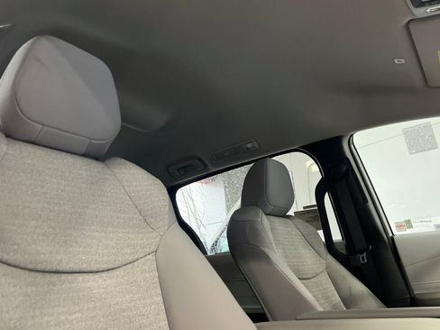New 2026 Toyota Sienna LE FWD image 19