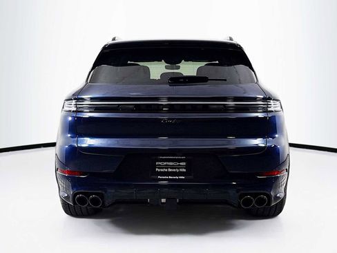 New 2025 Porsche Cayenne Turbo image 10