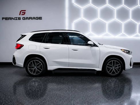 Used 2024 BMW X1 xDrive28i w/ M Sport Package AWD/4WD image 4