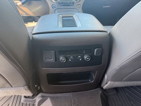 Used 2019 GMC Yukon Denali image 22