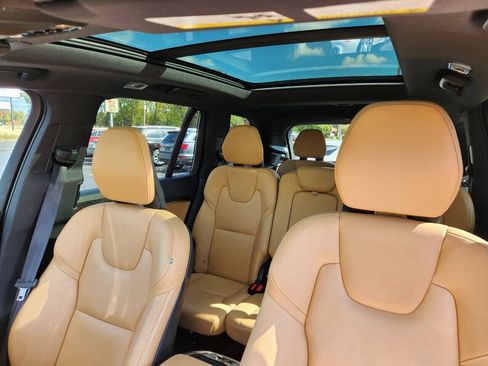 Used 2019 Volvo XC90 T6 Momentum w/ Advanced Package AWD/4WD image 12