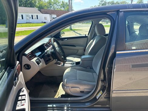 Used 2011 Chevrolet Impala LS FWD image 10