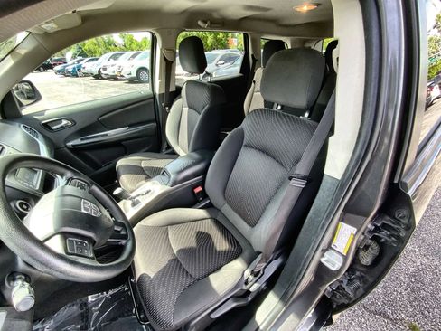 Used 2018 Dodge Journey SE FWD image 5