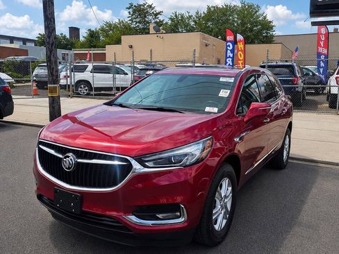 Used 2020 Buick Enclave Essence w/ Sound and Sites Package AWD/4WD image 3