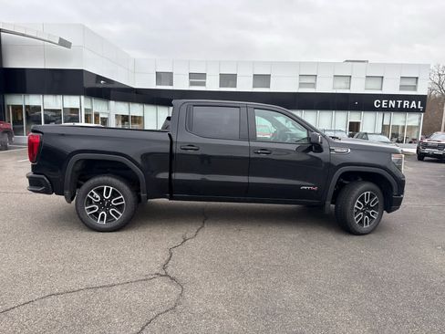 New 2026 GMC Sierra 1500 AT4 w/ Technology Package image 8