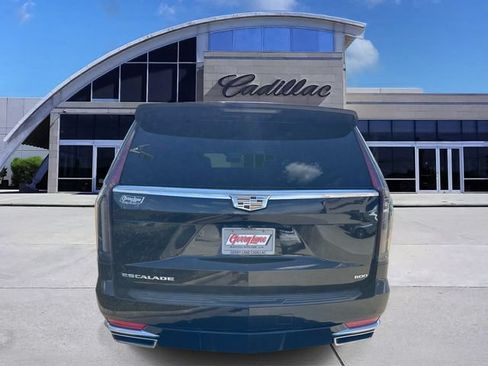 Used 2023 Cadillac Escalade Luxury RWD image 5