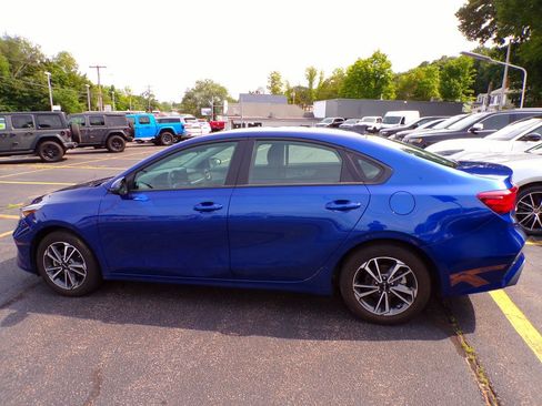 Used 2023 Kia Forte LXS w/ LXS Technology Package FWD image 12
