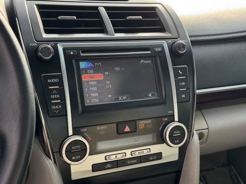 Used 2013 Toyota Camry XLE FWD image 17