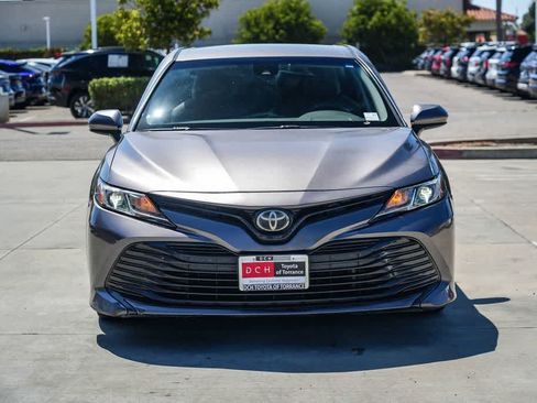 Used 2019 Toyota Camry LE FWD image 4