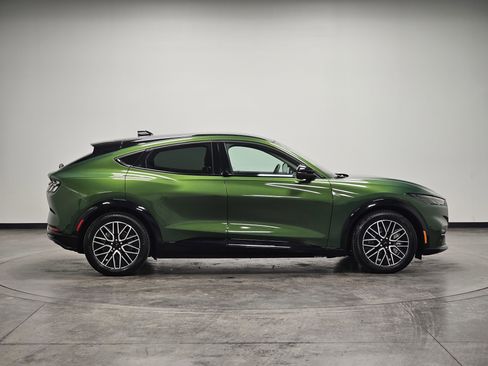 Used 2024 Ford Mustang Mach-E Premium image 9