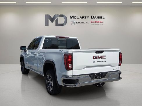 New 2026 GMC Sierra 1500 SLE w/ Preferred Package image 4