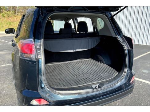 Used 2018 Toyota RAV4 LE w/ All Weather Liner Package image 23