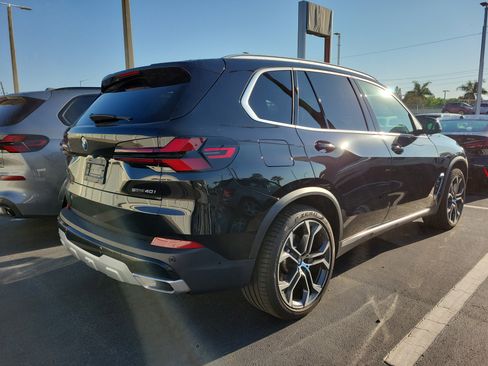 Used 2024 BMW X5 sDrive40i w/ Premium Package image 3