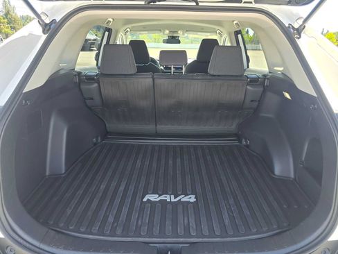 Used 2025 Toyota RAV4 LE AWD/4WD image 14