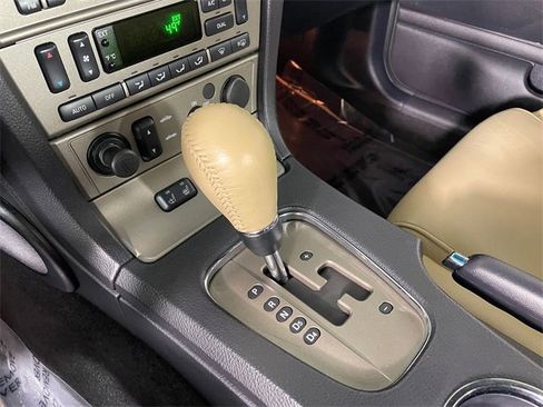 Used 2004 Ford Thunderbird image 8