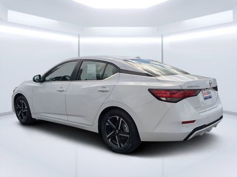 Used 2025 Nissan Sentra SV image 5