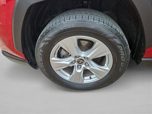 Used 2020 Toyota RAV4 XLE w/ Convenience Package AWD/4WD image 12