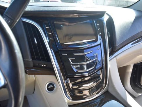Used 2019 Cadillac Escalade ESV Luxury image 52