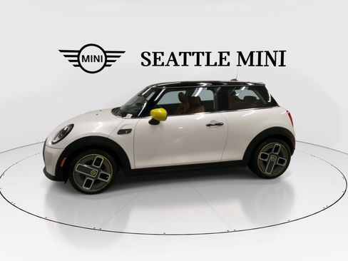 Used 2024 MINI Cooper SE FWD image 6