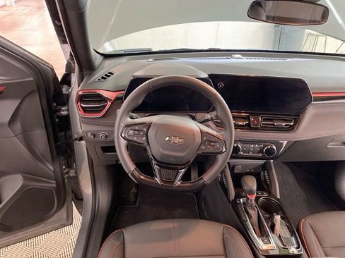 Used 2024 Chevrolet TrailBlazer RS AWD/4WD image 33