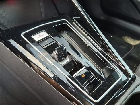 Certified 2024 Volkswagen GTI SE FWD image 19