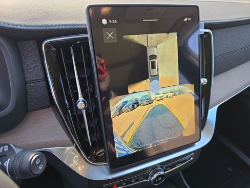 New 2026 Volvo XC90 B6 Plus w/ Protection Package Premier image 21