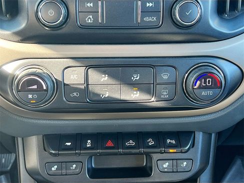 Used 2019 Chevrolet Colorado Z71 image 16