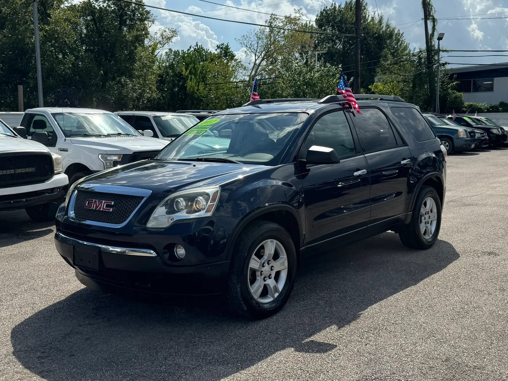 Used 2012 GMC Acadia SLE FWD image 2