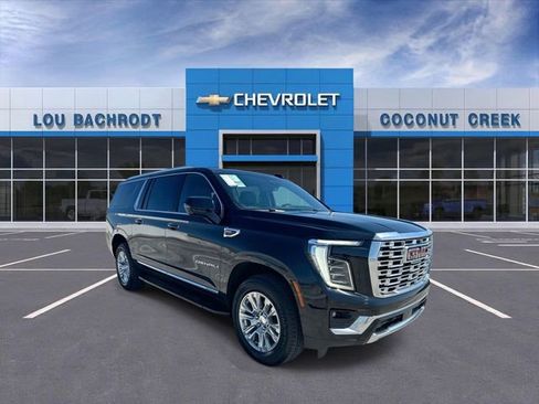 Used 2025 GMC Yukon XL Denali image 1