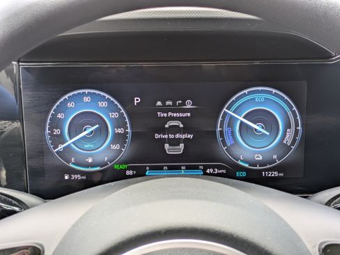 Certified 2024 Hyundai Elantra Blue FWD image 25