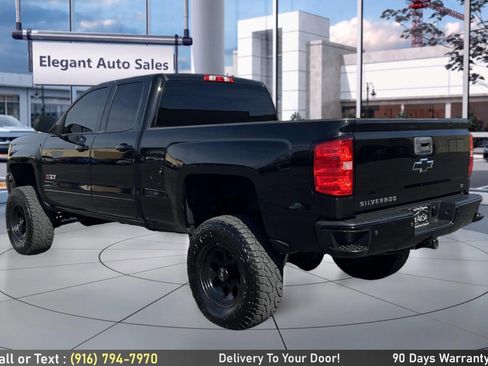 Used 2017 Chevrolet Silverado 1500 LT w/ Midnight Edition image 7