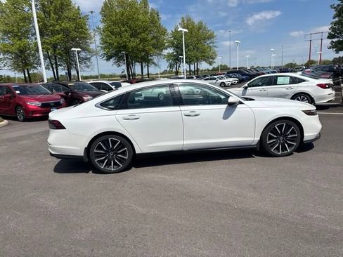 Used 2023 Honda Accord Touring image 12