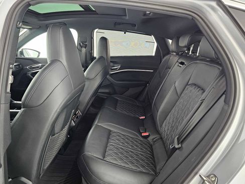 Used 2022 Audi e-tron S Prestige image 16