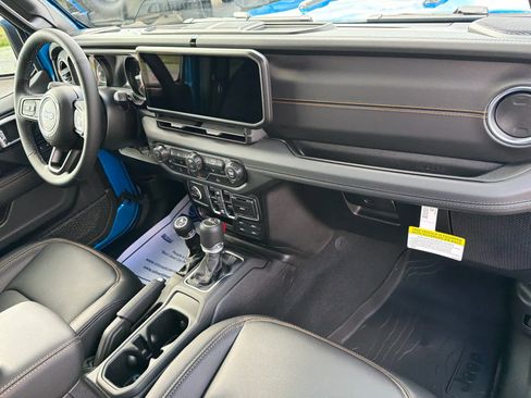 New 2026 Jeep Gladiator Sport AWD/4WD image 19