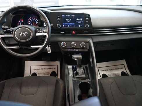 Used 2021 Hyundai Elantra SE FWD image 33