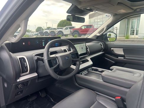 Certified 2025 Ford Expedition Max Active AWD/4WD image 9