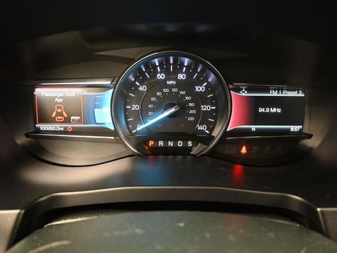 Used 2018 Ford Explorer XLT w/ Equipment Group 202A AWD/4WD image 14