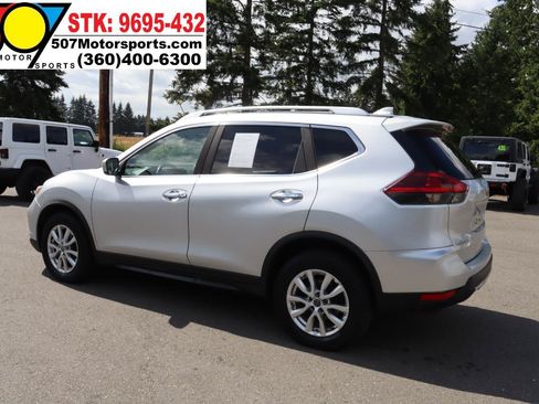 Used 2018 Nissan Rogue SV AWD/4WD image 7