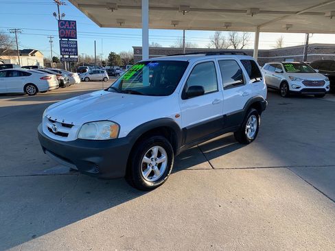Used 2005 MAZDA Tribute I image 3