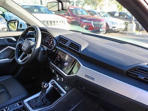Used 2020 Audi Q3 2.0T Premium w/ Convenience Package image 23