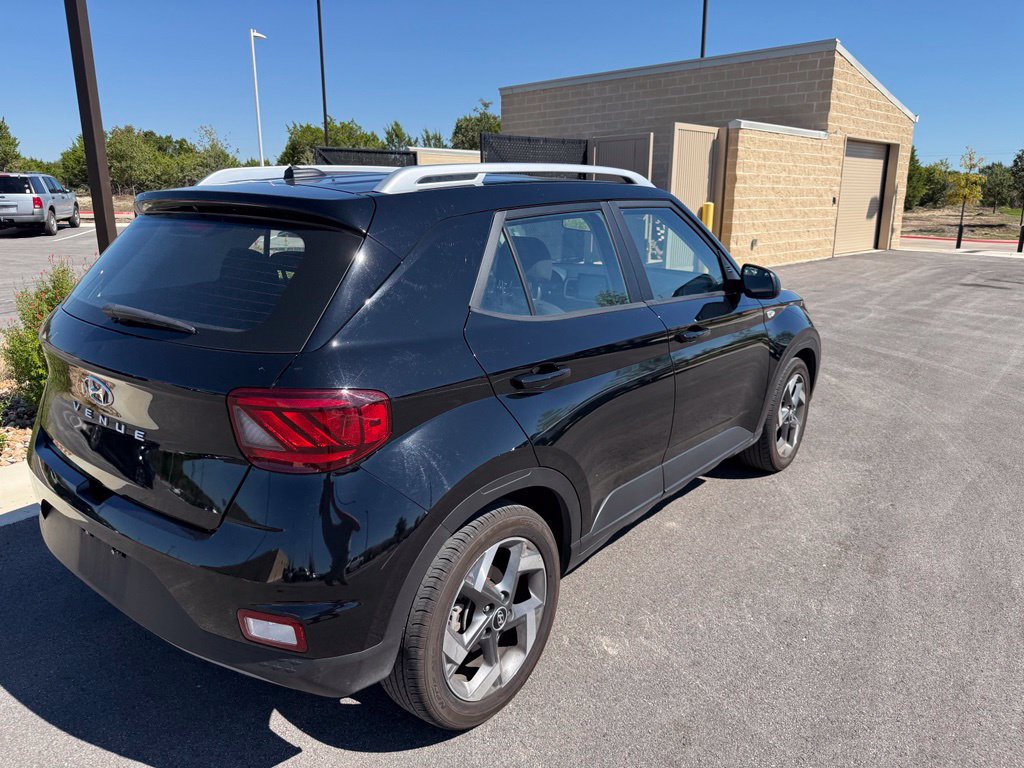 Certified 2025 Hyundai Venue SEL FWD image 2