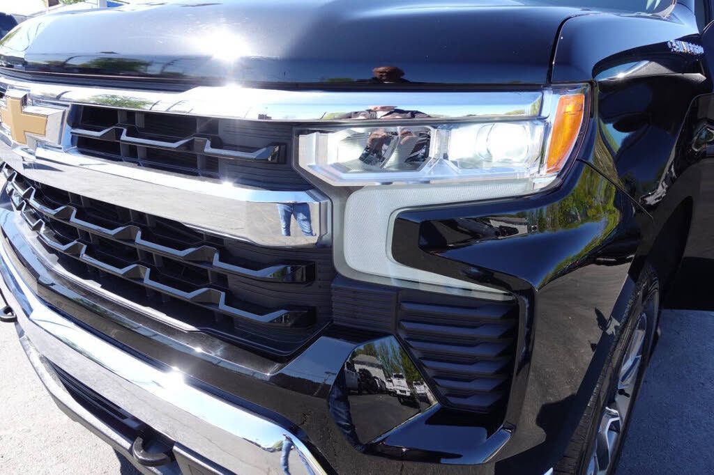 Used 2023 Chevrolet Silverado 1500 LT AWD/4WD image 58
