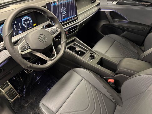 New 2026 Volkswagen Tiguan SE R-Line AWD/4WD image 9