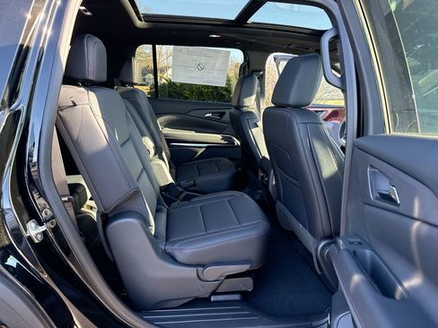 New 2026 Chevrolet Traverse Z71 w/ Enhanced Driving Package AWD/4WD image 53