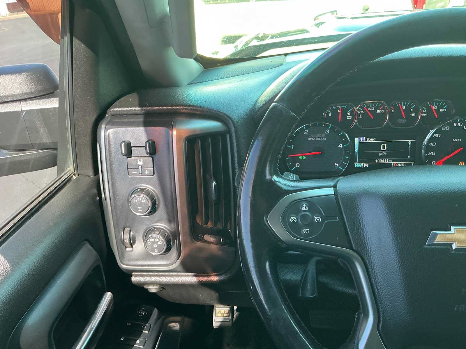 Used 2019 Chevrolet Silverado 2500 LT w/ Midnight Edition AWD/4WD image 10