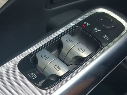 Used 2025 Mercedes-Benz E 350 4MATIC Sedan image 10