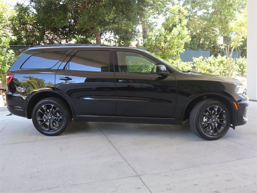 Used 2024 Dodge Durango SXT w/ SXT Blacktop Group AWD/4WD image 3