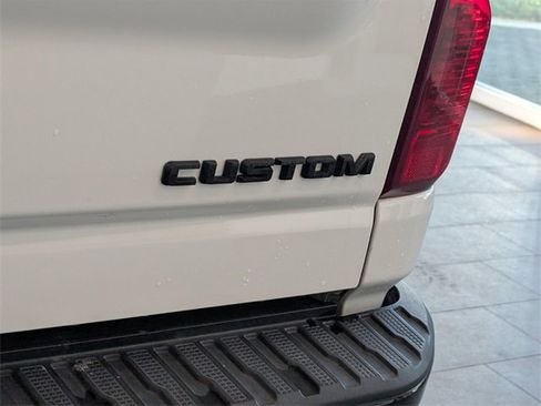 Used 2022 Chevrolet Silverado 2500 Custom w/ Custom Value Package image 12